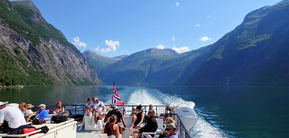 Geiragerfjord Cruise 